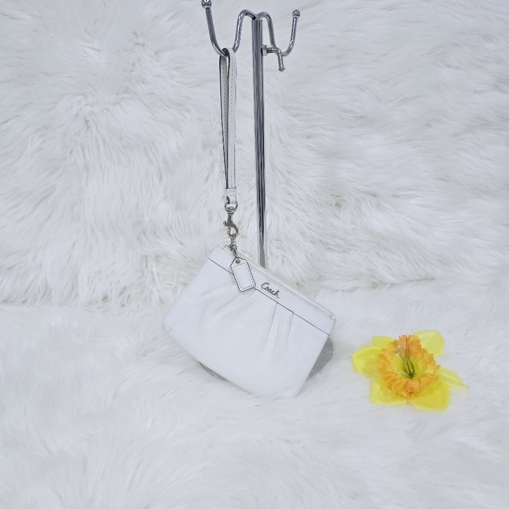 Coach Leather White Wristlet Clutch